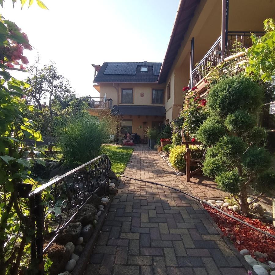 Rózsa Apartman Alsóörs Exterior foto